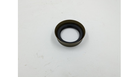 Front hub seal (late)