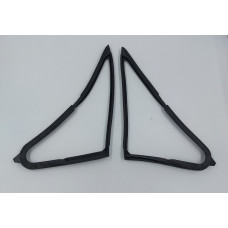 Front quarter-light seals (pair)