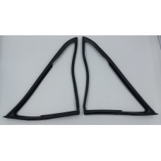 Quarter-light seals (pair)